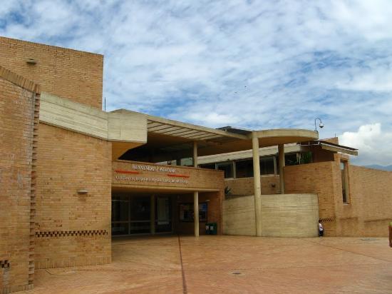 el Centro Cultural Moravia